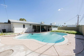 Private Pool Central Location Parks Nearby